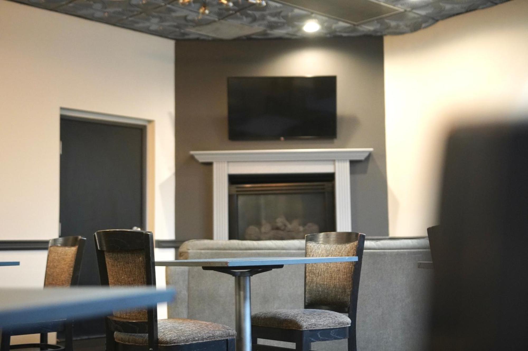 American Inn & Suites Waterford Luaran gambar