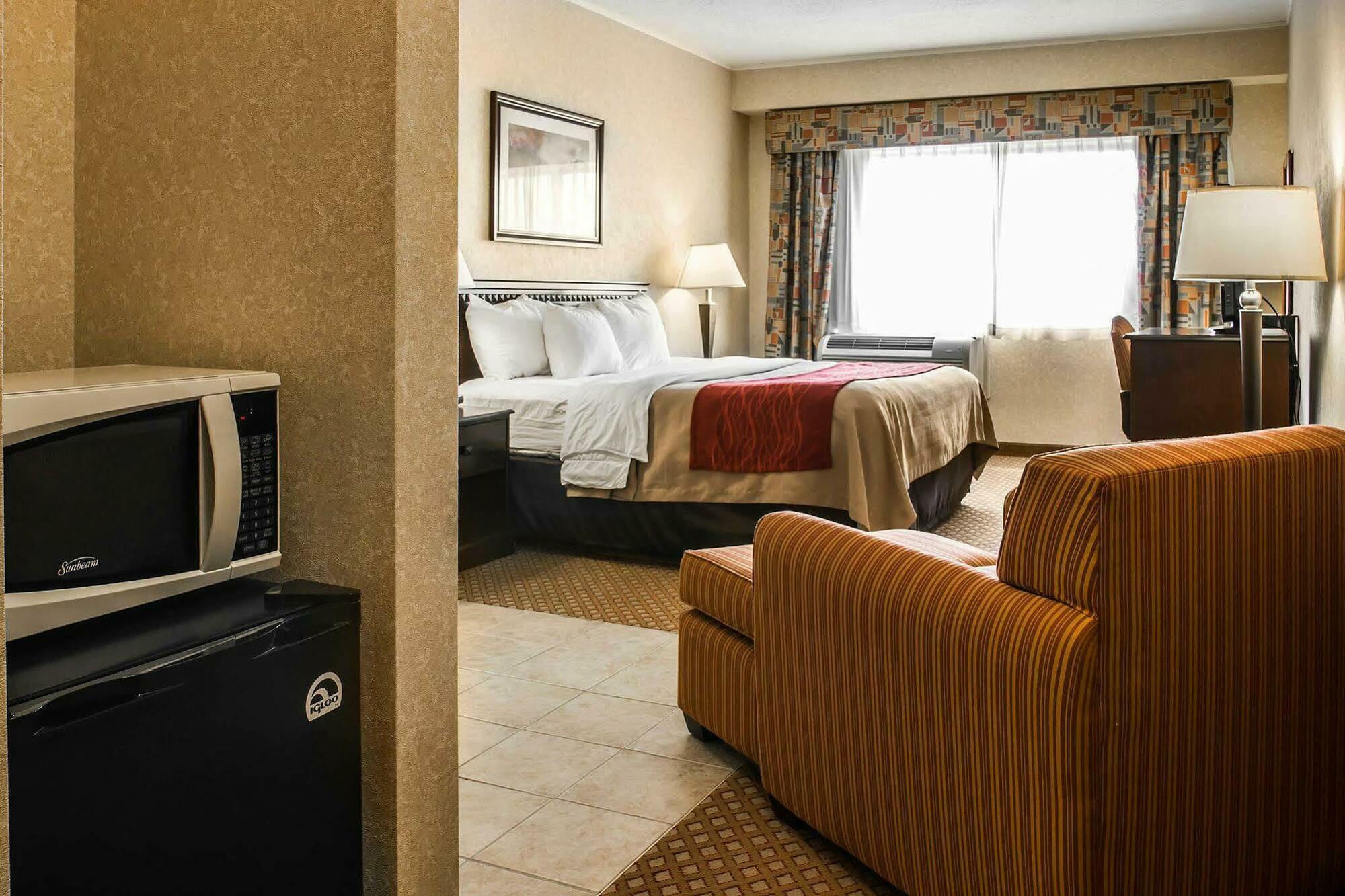 American Inn & Suites Waterford Luaran gambar