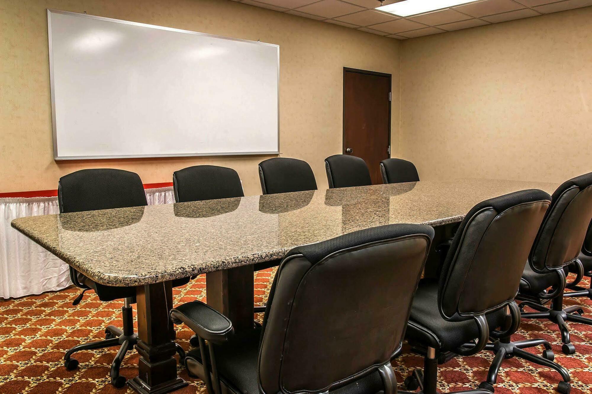 American Inn & Suites Waterford Luaran gambar